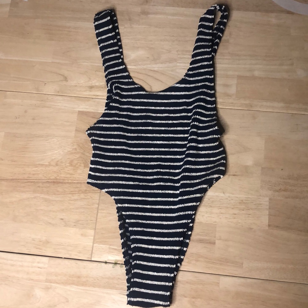 Bound By Bond Eye Maxam One Piece (M51)